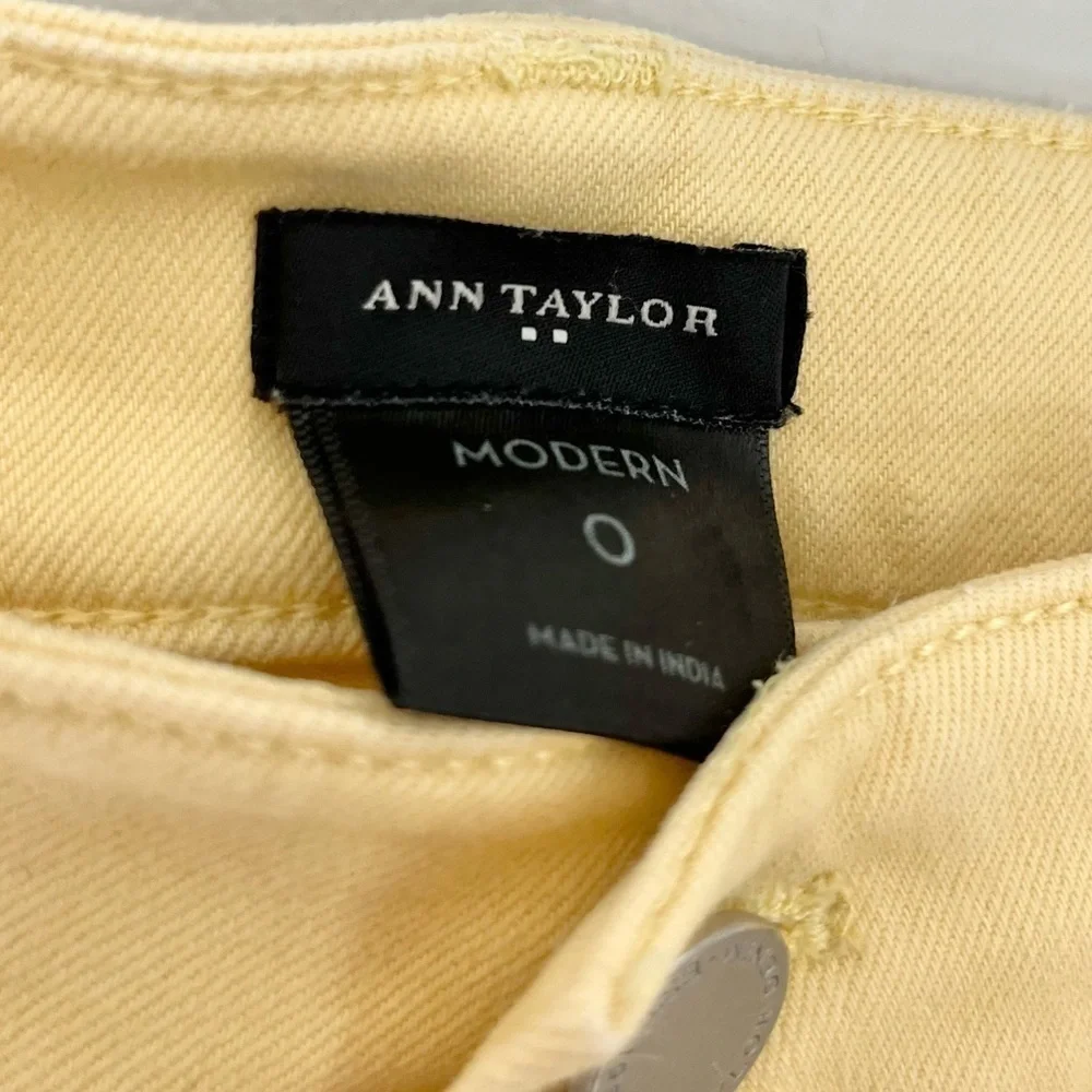 Ann Taylor Factory Women’s Modern Skinny Mid Rise Pants‎ Yellow Size 0